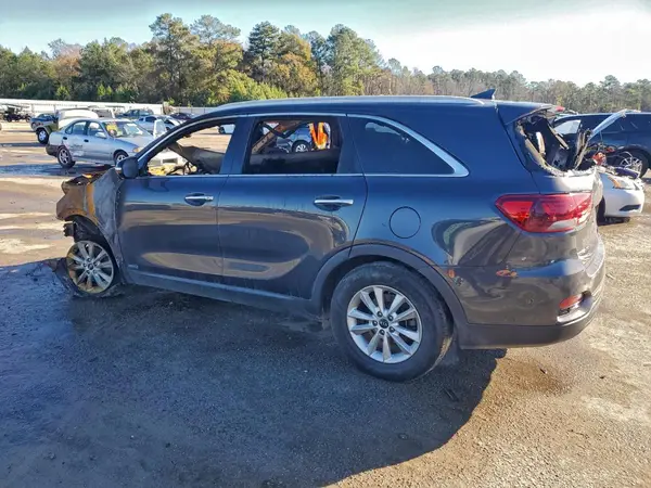 5XYPGDA30KG437035 2019 KIA SORENTO - Image 2