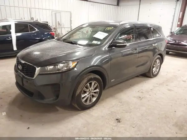 5XYPGDA30KG452389 2019 KIA SORENTO - Image 2