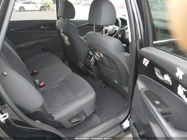5XYPGDA30KG457530 2019 KIA SORENTO - Image 8
