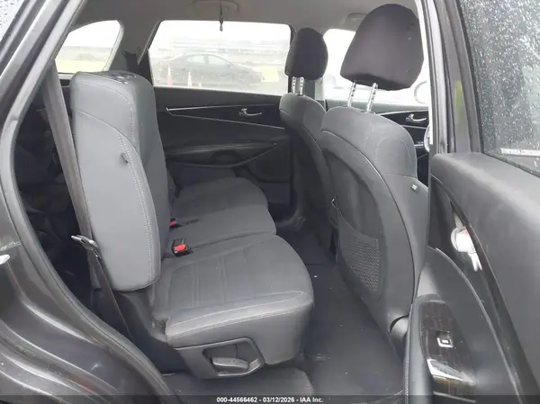 5XYPGDA30KG465143 2019 KIA SORENTO - Image 8