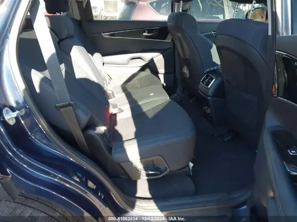 5XYPGDA30KG469564 2019 KIA SORENTO - Image 8