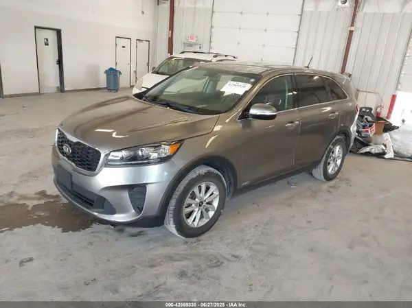5XYPGDA30KG476384 2019 KIA SORENTO - Image 2