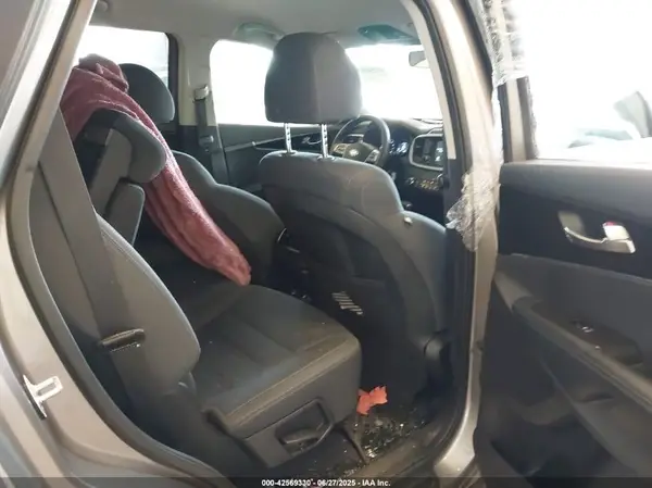 5XYPGDA30KG476384 2019 KIA SORENTO - Image 8