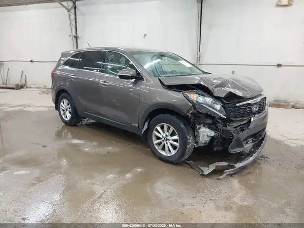 5XYPGDA30KG478653 2019 KIA SORENTO - Image 1