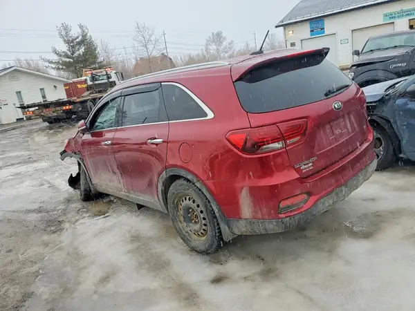 5XYPGDA30KG504877 2019 KIA SORENTO - Image 2