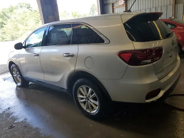 5XYPGDA30KG525079 2019 KIA SORENTO - Image 2