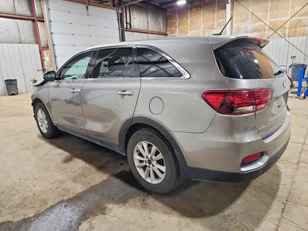5XYPGDA30KG534316 2019 KIA SORENTO - Image 2
