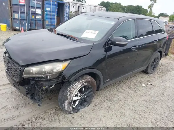 5XYPGDA30KG545610 2019 KIA SORENTO - Image 2