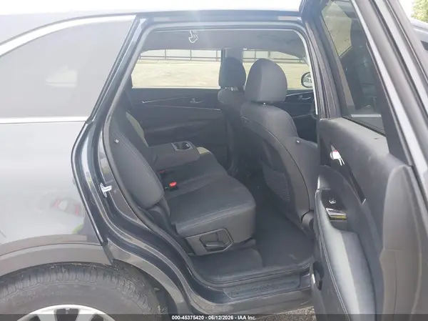 5XYPGDA30KG545753 2019 KIA SORENTO - Image 8