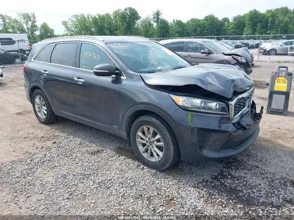5XYPGDA30KG545767 2019 KIA SORENTO - Image 1