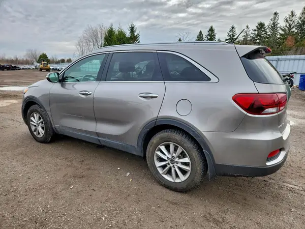 5XYPGDA30KG549558 2019 KIA SORENTO - Image 2