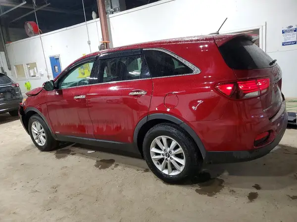 5XYPGDA30KG557174 2019 KIA SORENTO - Image 2