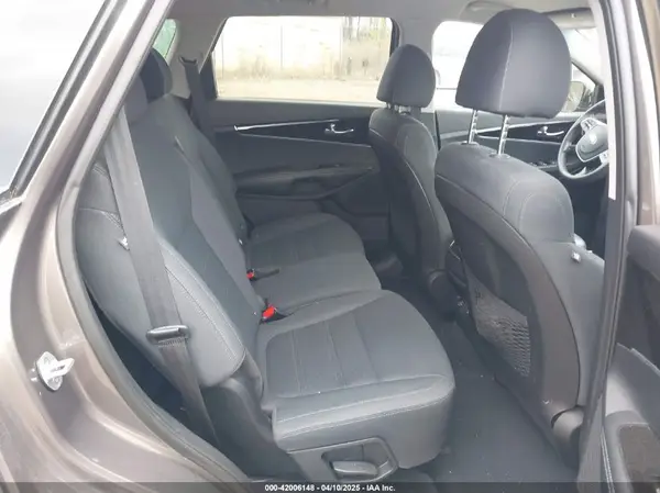 5XYPGDA30KG559460 2019 KIA SORENTO - Image 8