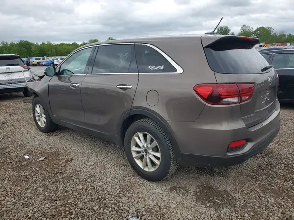 5XYPGDA30KG561273 2019 KIA SORENTO - Image 2