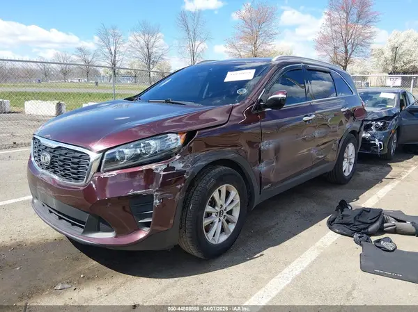 5XYPGDA30KG563282 2019 KIA SORENTO - Image 2