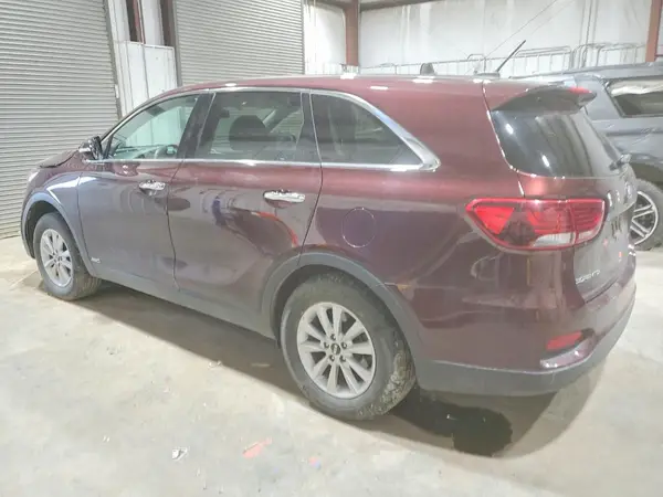 5XYPGDA30KG564383 2019 KIA SORENTO - Image 2