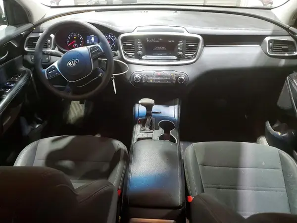 5XYPGDA30KG564383 2019 KIA SORENTO - Image 8