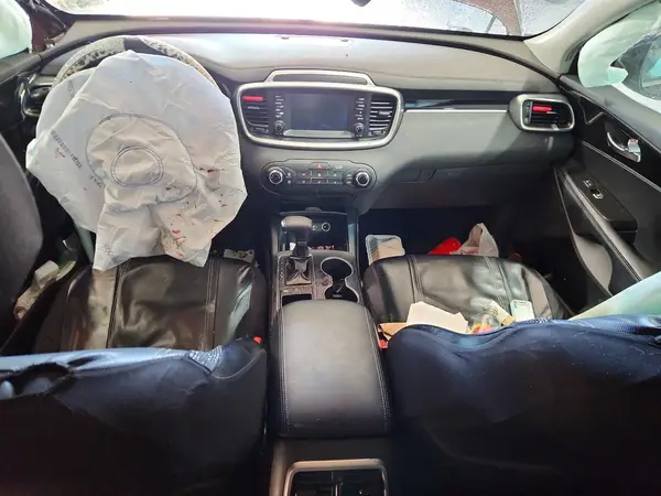 5XYPGDA30KG568286 2019 KIA SORENTO - Image 8