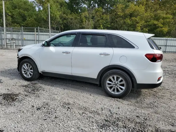 5XYPGDA30KG573844 2019 KIA SORENTO - Image 2