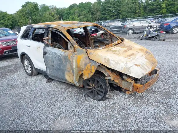 5XYPGDA30KG574816 2019 KIA SORENTO - Image 1
