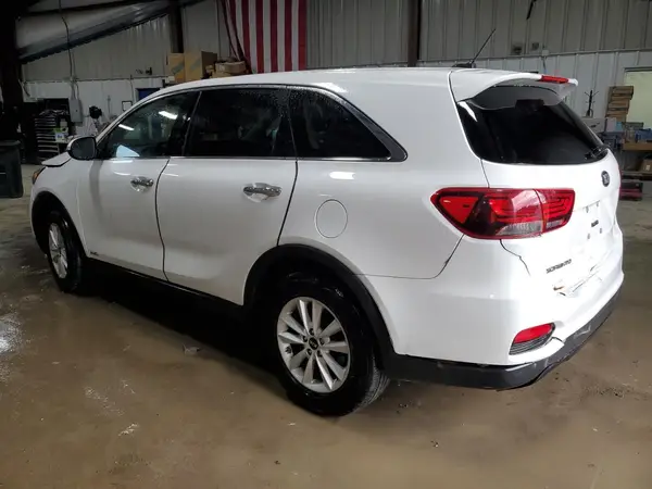 5XYPGDA30KG574928 2019 KIA SORENTO - Image 2