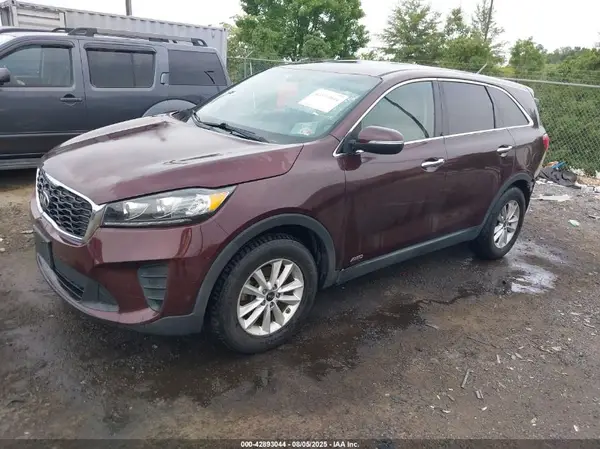 5XYPGDA30KG575433 2019 KIA SORENTO - Image 2
