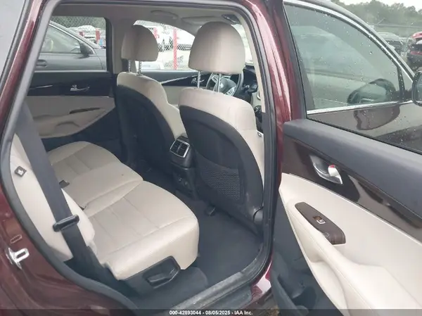 5XYPGDA30KG575433 2019 KIA SORENTO - Image 8