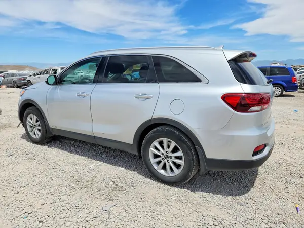 5XYPGDA30KG590191 2019 KIA SORENTO - Image 2