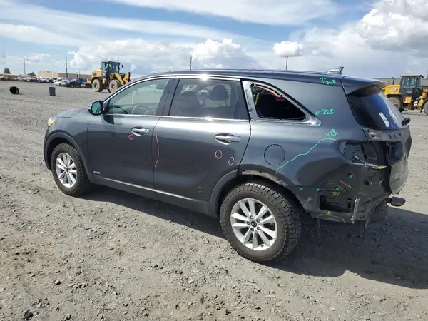 5XYPGDA30KG603831 2019 KIA SORENTO - Image 2
