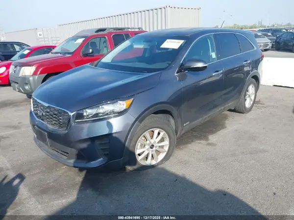 5XYPGDA30LG623501 2020 KIA SORENTO - Image 2