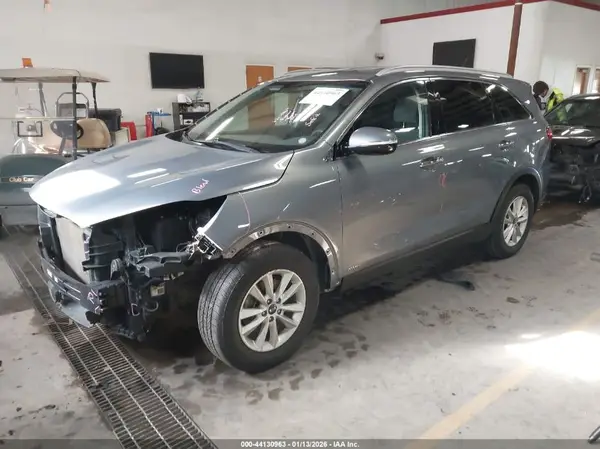 5XYPGDA30LG656062 2020 KIA SORENTO - Image 2