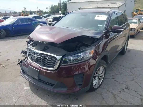 5XYPGDA30LG662847 2020 KIA SORENTO - Image 2