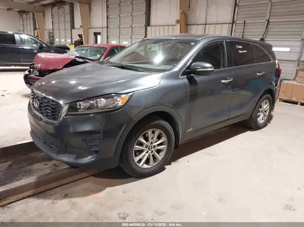 5XYPGDA30LG663951 2020 KIA SORENTO - Image 2