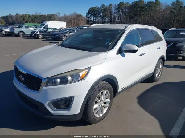 5XYPGDA31GG006436 2016 KIA SORENTO - Image 2
