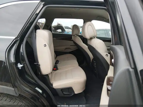 5XYPGDA31GG014469 2016 KIA SORENTO - Image 8