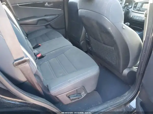 5XYPGDA31GG023608 2016 KIA SORENTO - Image 8