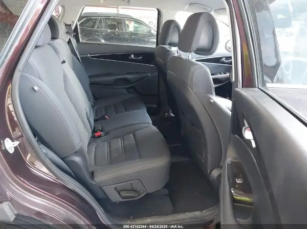 5XYPGDA31GG025732 2016 KIA SORENTO - Image 8