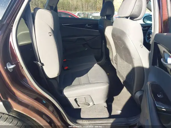 5XYPGDA31GG027027 2016 KIA SORENTO - Image 8