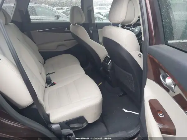 5XYPGDA31GG031532 2016 KIA SORENTO - Image 8