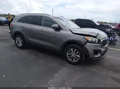 5XYPGDA31GG032373 2016 KIA SORENTO