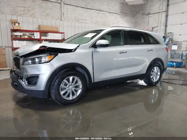 5XYPGDA31GG035385 2016 KIA SORENTO - Image 2