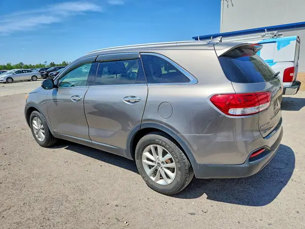 5XYPGDA31GG037606 2016 KIA SORENTO - Image 2