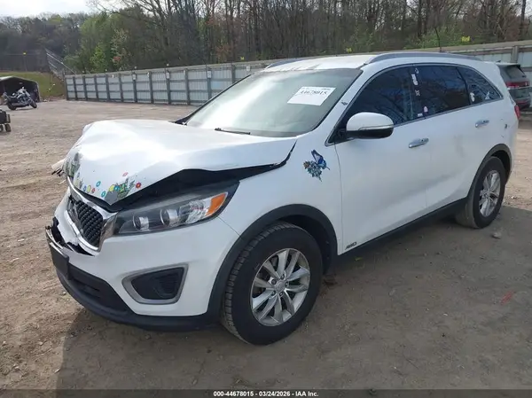 5XYPGDA31GG045978 2016 KIA SORENTO - Image 2