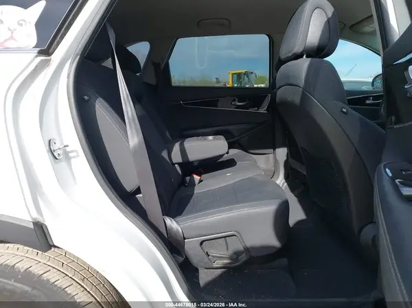 5XYPGDA31GG045978 2016 KIA SORENTO - Image 8