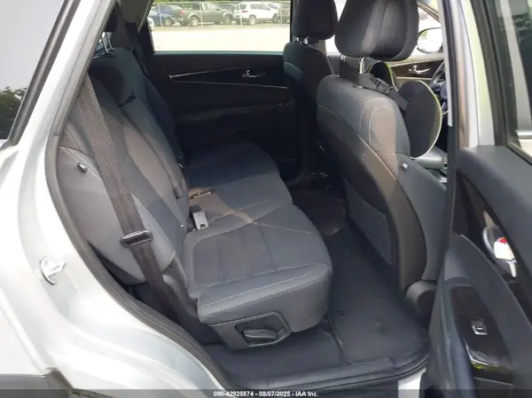 5XYPGDA31GG049299 2016 KIA SORENTO - Image 8