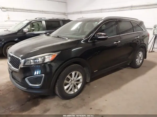 5XYPGDA31GG050405 2016 KIA SORENTO - Image 2