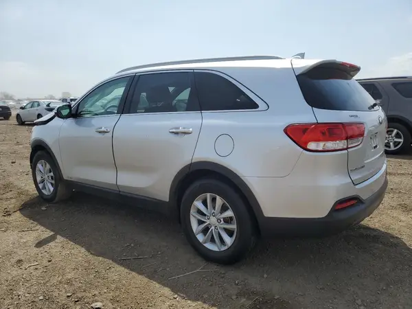 5XYPGDA31GG051697 2016 KIA SORENTO - Image 2