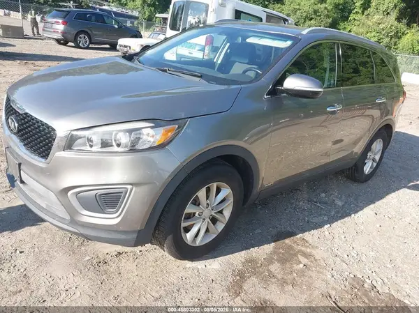 5XYPGDA31GG057774 2016 KIA SORENTO - Image 2