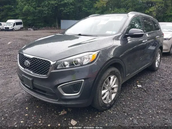 5XYPGDA31GG075207 2016 KIA SORENTO - Image 2
