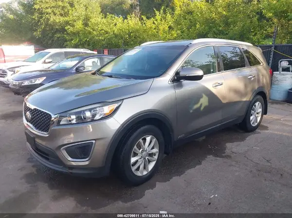 5XYPGDA31GG096896 2016 KIA SORENTO - Image 2